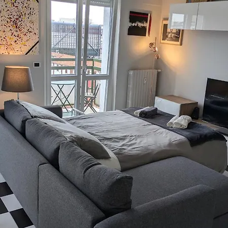 Entire And Charming Flat On Navigli In Daire